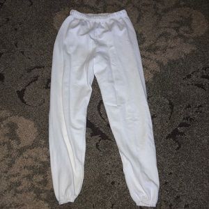 women’s white sweatpants